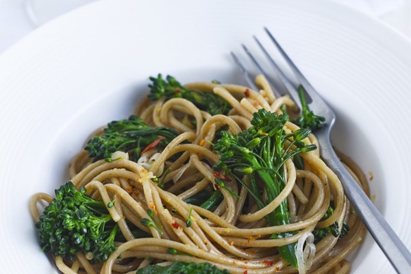 Wholewheat Pasta Recipe with Broccoli and Chilli