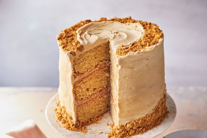 Biscoff cake with a slice cut out