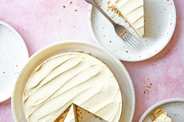 Simple vanilla cheesecake